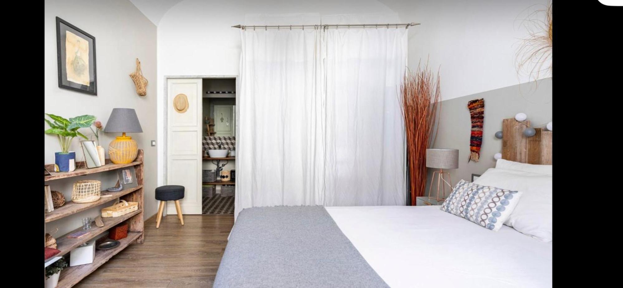 Апартаменты Cocoon, Atypical Flat In Historic Center & Breakfast Сарцана Экстерьер фото